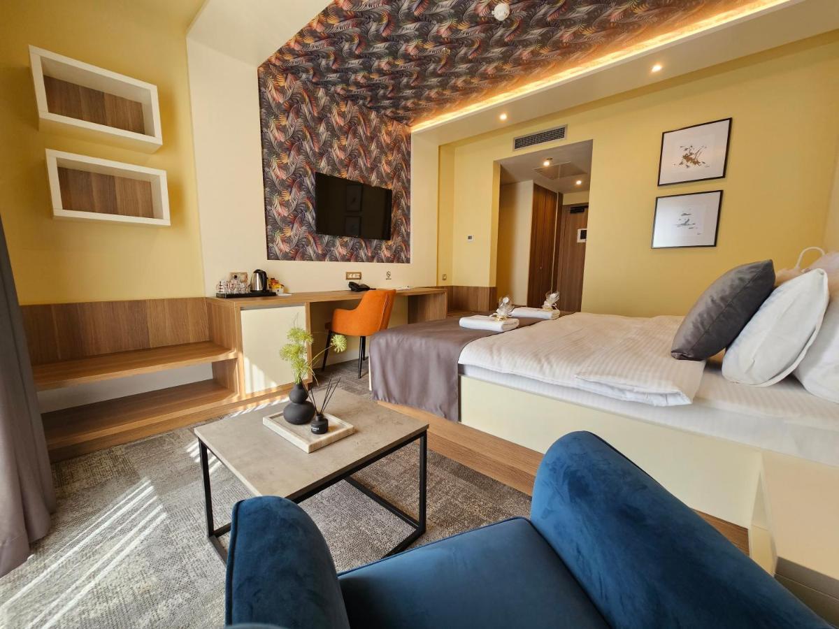 Hotel Etna Gracanica  Exteriör bild